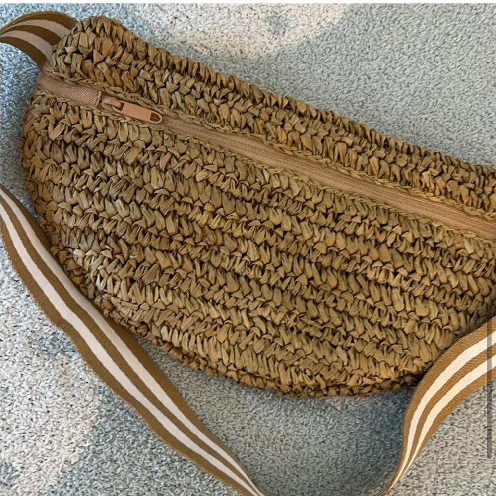 Lu & Elle Woven Tan Crossbody Bag - Picture 6 of 7